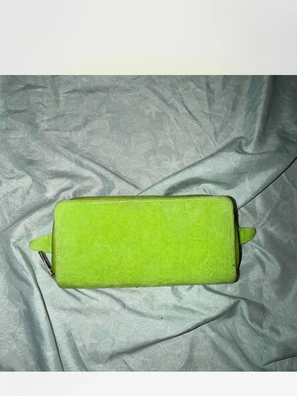 Plush Yoda character wallet